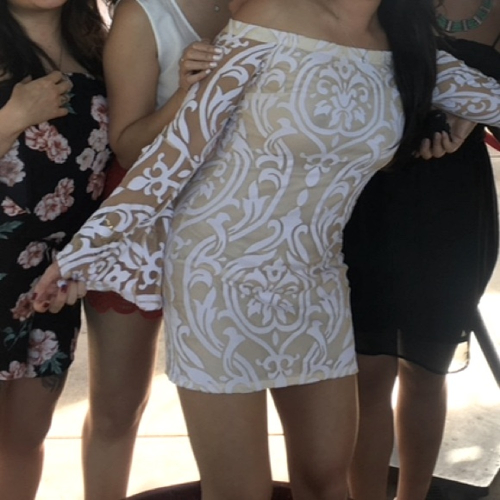 Off the shoulder cream/white boho l/s dress